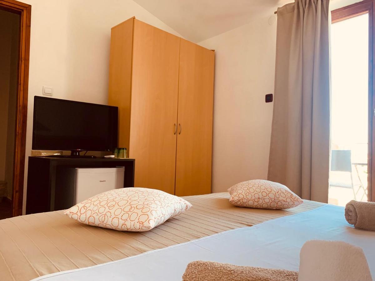 Linc Rooms & Apartments Banjole Buitenkant foto