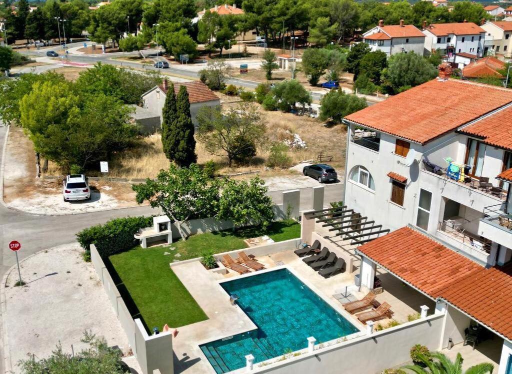 Linc Rooms & Apartments Banjole Buitenkant foto