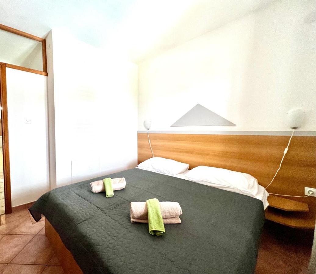 Linc Rooms & Apartments Banjole Buitenkant foto