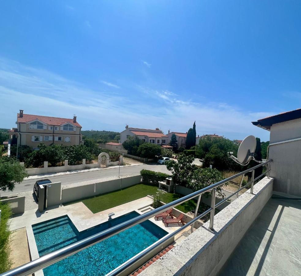 Linc Rooms & Apartments Banjole Buitenkant foto